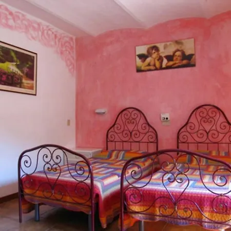 Апартаменты Caioncola Sleeps 6 Pool Wifi T763561 *