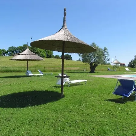 Апартаменты Caioncola Sleeps 6 Pool Wifi T763561 Ravigliano
